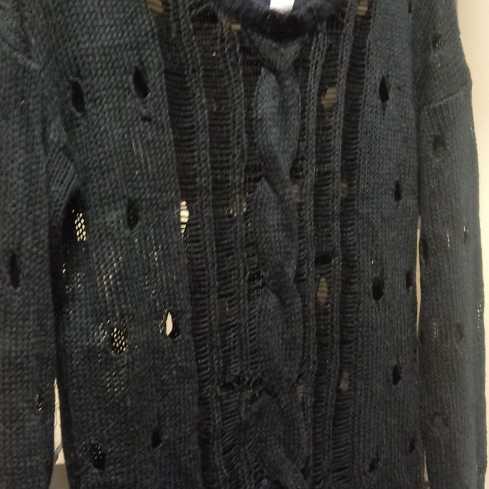 Sweater - Picture 4 of 4